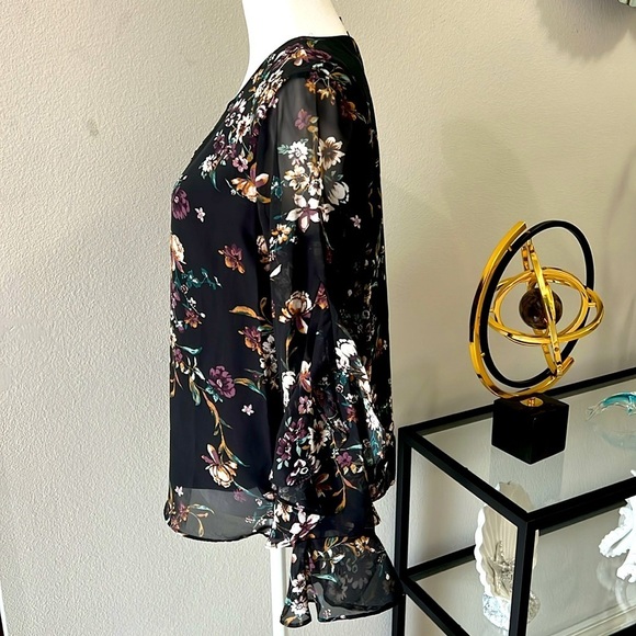 IZ Byer Stunning Floral on Black  Ruffle Bell Sleeve Blouse Size M - Picture 3 of 16